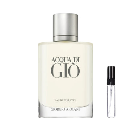 Matowy, półprzezroczysty flakon perfum Giorgio Armani Acqua di Giò Pour Homme z czarnymi napisami i szarym korkiem oraz szklana fiolka odlewki – ODVARO.