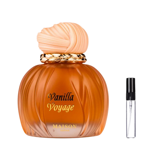 Elegancki bursztynowy flakon Maison Asrar Vanilla Voyage obok szklanej fiolki odlewki perfum – ODVAR