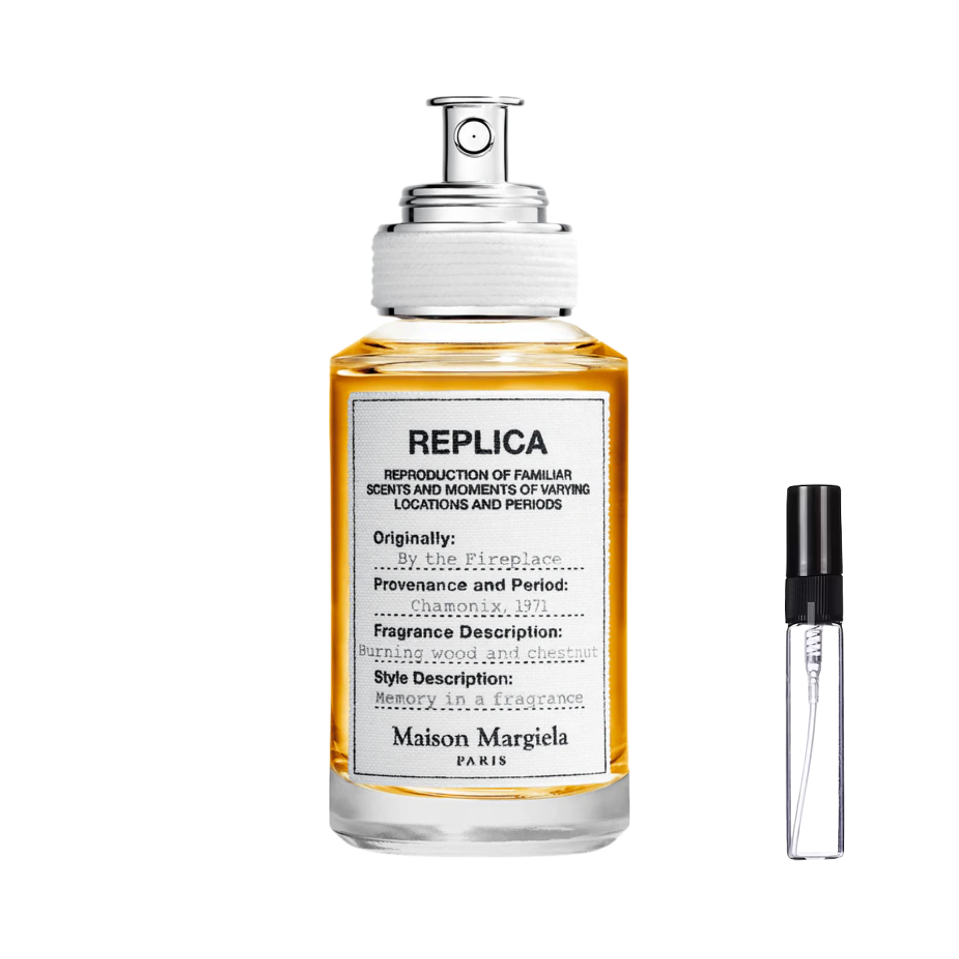 Apteczny flakon Maison Martin Margiela By the Fireplace z bursztynowym płynem obok szklanej fiolki odlewki perfum – ODVARO.