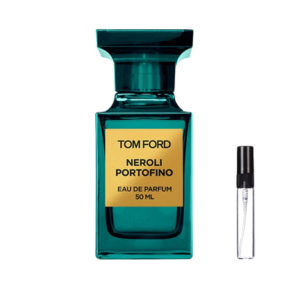 Turkusowy, klasyczny szklany flakon Tom Ford Neroli Portofino ze złotą etykietą i masywnym korkiem oraz szklana fiolka odlewki – ODVARO.